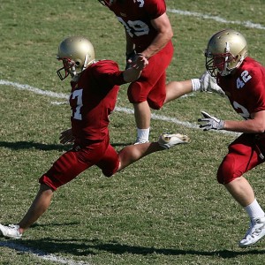 开云app下载-新规撕裂旧怨，德约科维奇的大胜与美国队的争议漩涡，德约约维奇赢球也难平争议，新规旧怨撕裂赛场