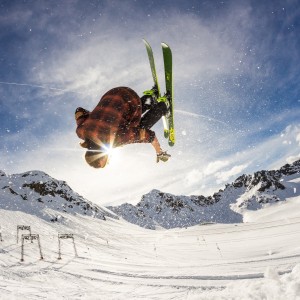 kaiyun app下载-新规助力还是球星爆发？西亚卡姆率加拿大队大胜引热议，新规助力还是球星爆发？西亚卡姆率加拿大大胜引热议